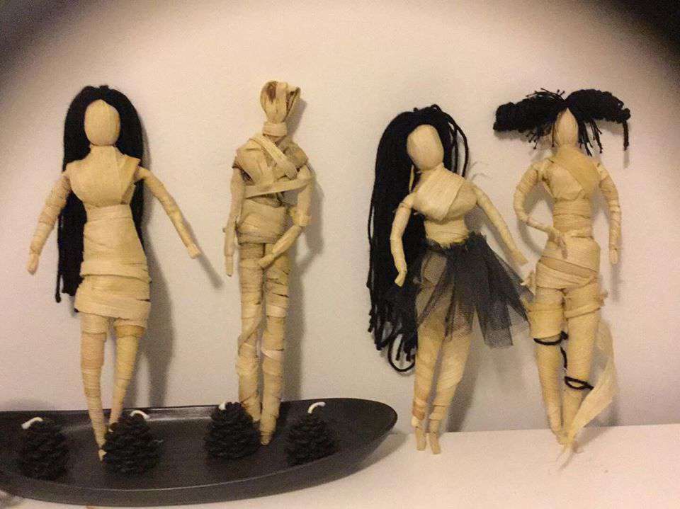 Kathleen Dearhouse made the cornhusk dolls to Barbie proportions for Generations of Play.